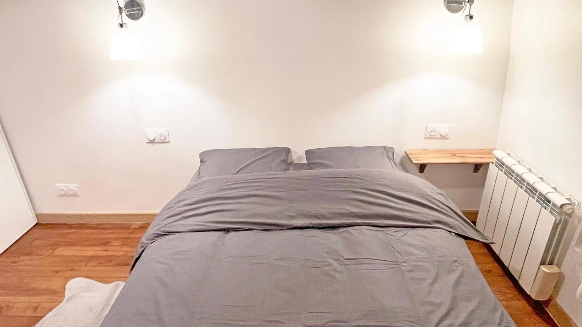 Moderne A Pour 4 Personnes * Paris